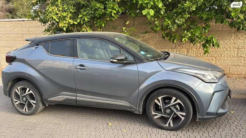 מודעת רכב טויוטה C-HR