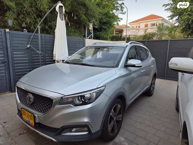 מודעת רכב אם ג'י ZS