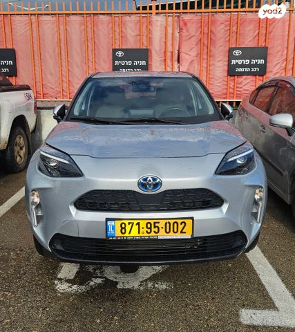 מודעת רכב טויוטה יאריס קרוס