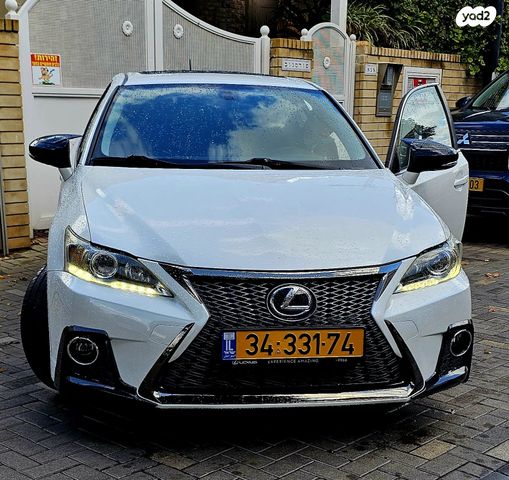 מודעת רכב לקסוס CT