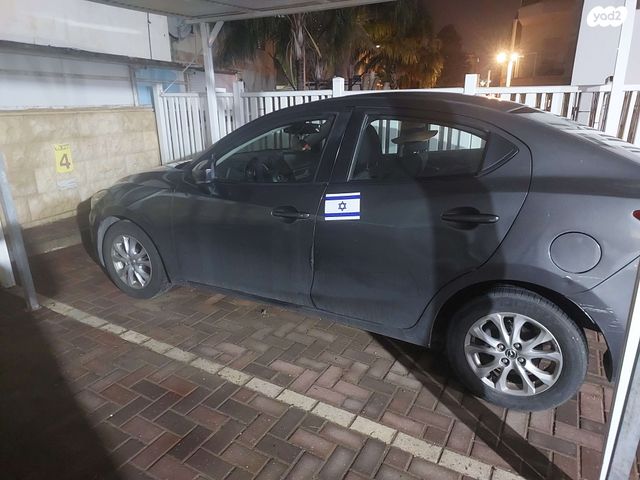 מודעת רכב מאזדה 2