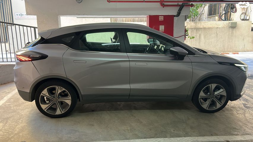 מודעת רכב ג׳ילי Geometry C