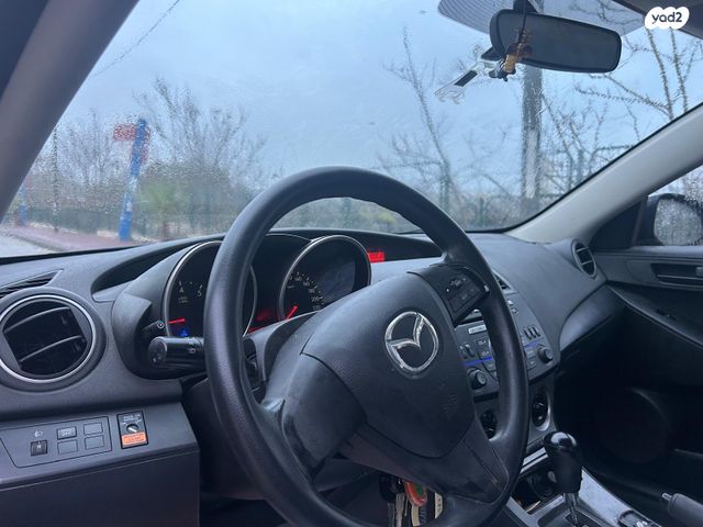 מודעת רכב מאזדה 3