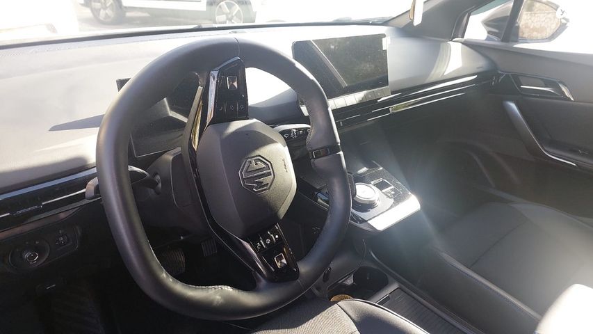 מודעת רכב אם ג'י MG4