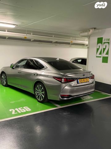 מודעת רכב לקסוס ES