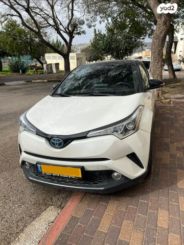מודעת רכב טויוטה C-HR