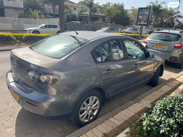 מודעת רכב מאזדה 3