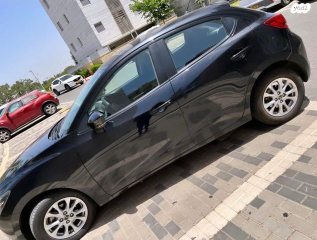 מודעת רכב מאזדה 2