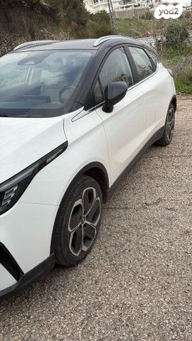 מודעת רכב ג׳ילי Geometry C