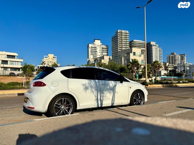 מודעת רכב סיאט לאון