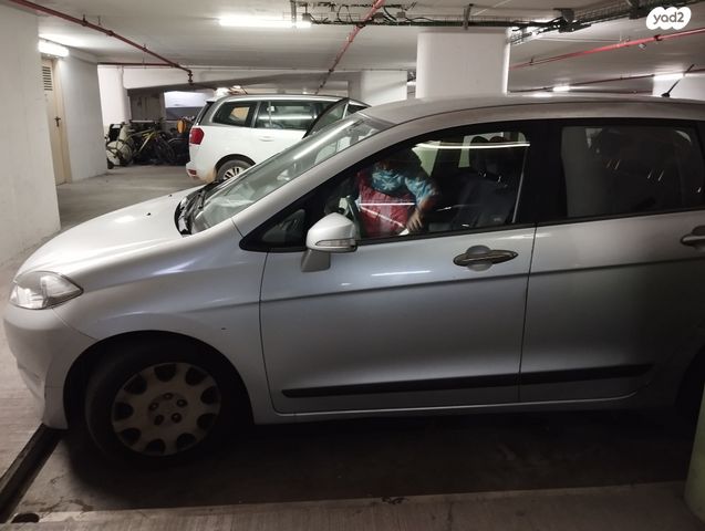 מודעת רכב הונדה FR-V