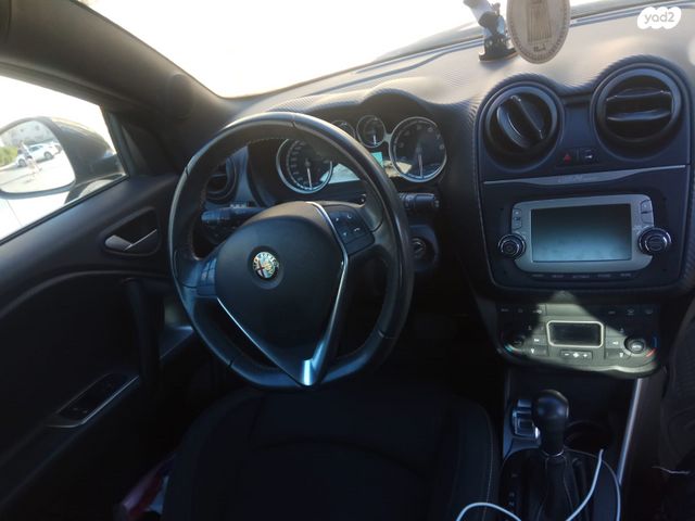 מודעת רכב אלפא רומיאו מיטו