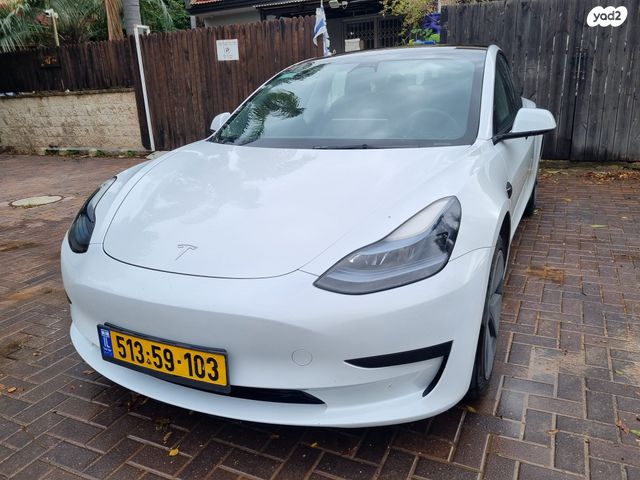 מודעת רכב טסלה מודל 3