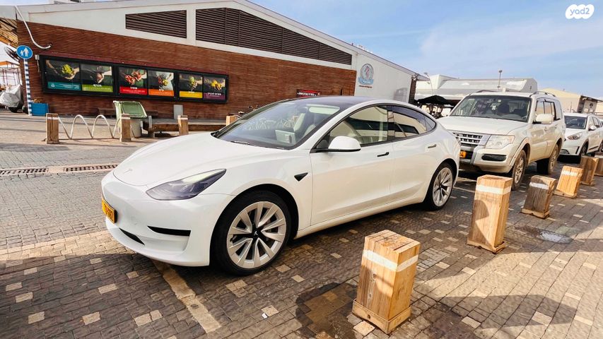 מודעת רכב טסלה מודל 3