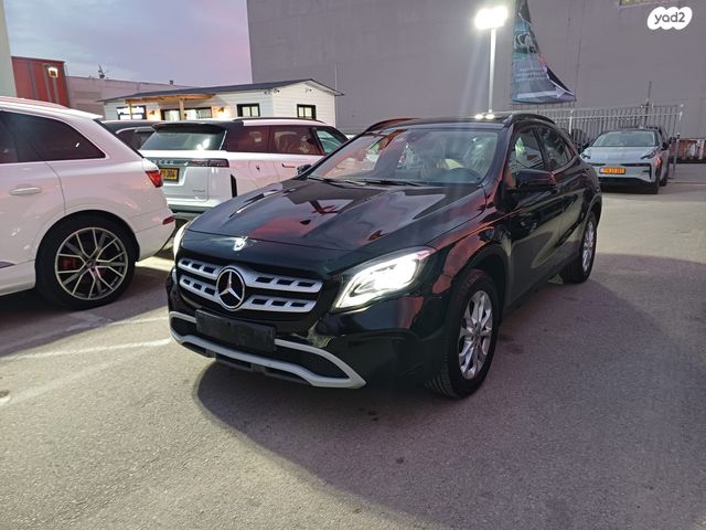 מודעת רכב מרצדס-בנץ GLA