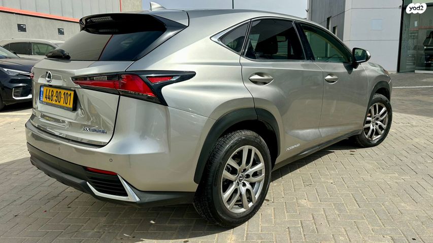 מודעת רכב לקסוס NX