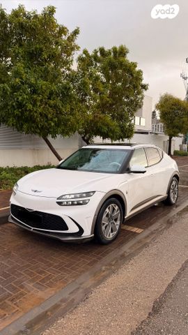 מודעת רכב ג'נסיס GV60