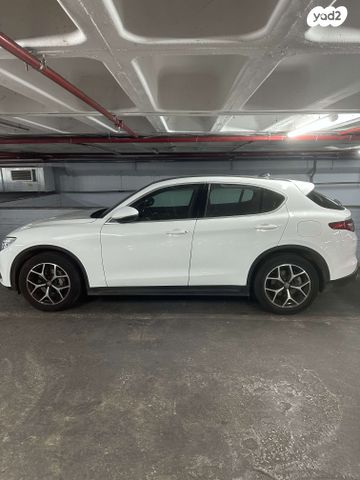 מודעת רכב אלפא רומיאו סטלביו