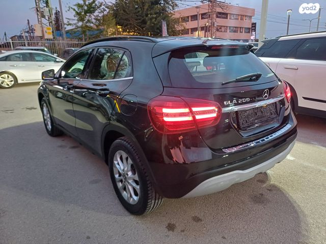 מודעת רכב מרצדס-בנץ GLA 2