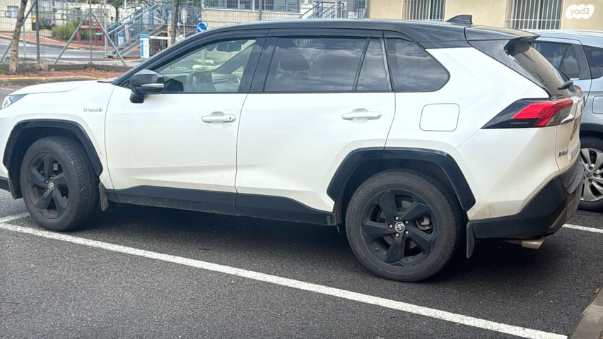 מודעת רכב טויוטה RAV4