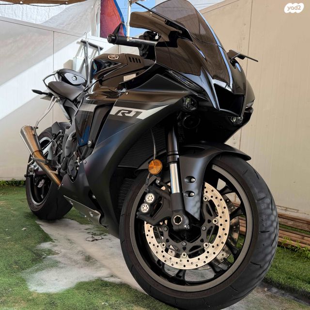 מודעת רכב ימאהה YZF-R1