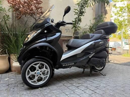 מודעת רכב פיאג'ו MP3 500