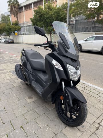 מודעת רכב סאן יאנג ג'וי-מקס Z-250