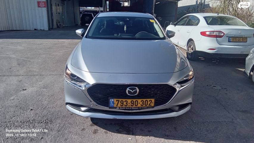 מודעת רכב מאזדה 3