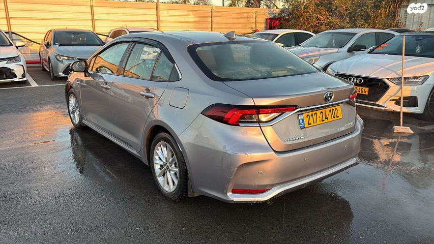 מודעת רכב טויוטה קורולה 2