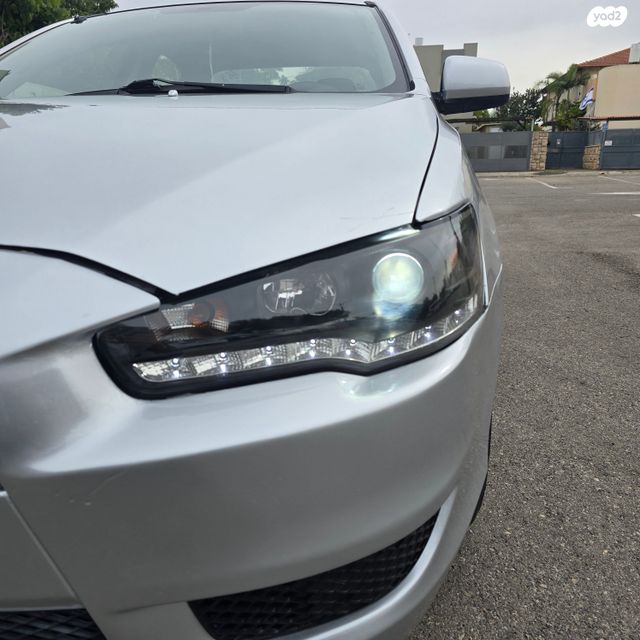 מודעת רכב מיצובישי לנסר