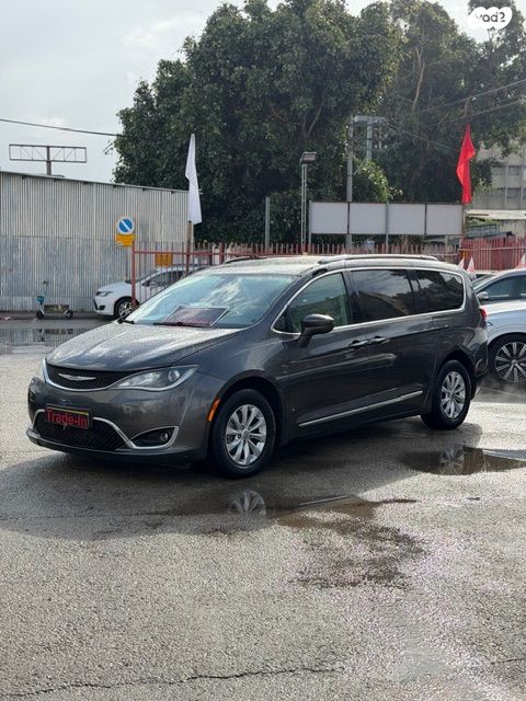 מודעת רכב קרייזלר פסיפיקה