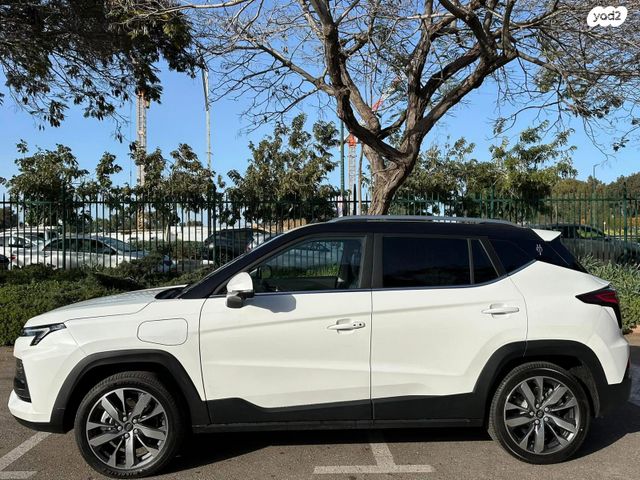 מודעת רכב ג׳יי.איי.סי E-JS4