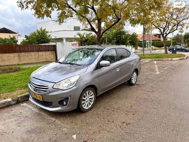 מודעת רכב מיצובישי אטראז'