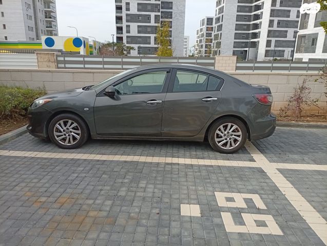 מודעת רכב מאזדה 3