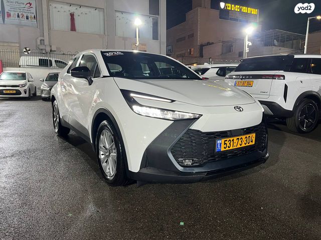 מודעת רכב טויוטה C-HR