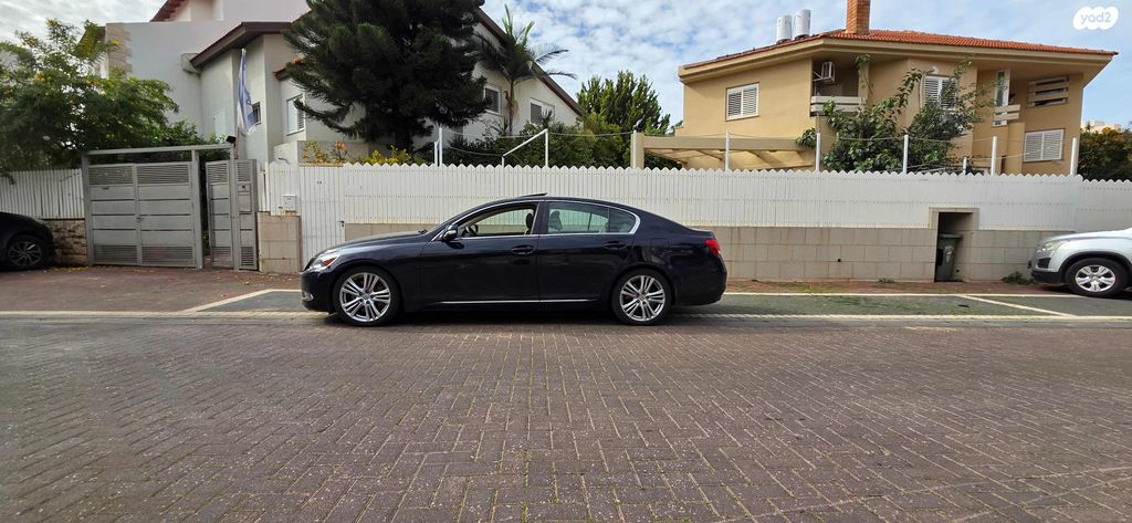 מודעת רכב לקסוס GS