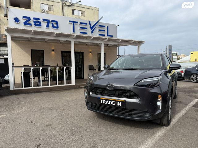 מודעת רכב טויוטה יאריס קרוס