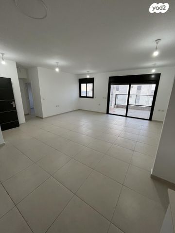 לוי אשכול 14