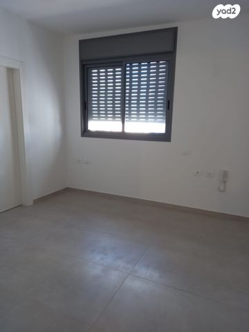 אברהם מחרז 16