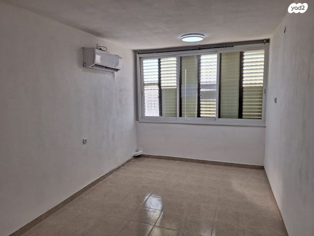 שדרות ביאליק 4