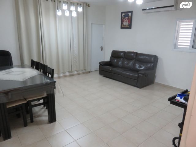 טרומפלדור 12