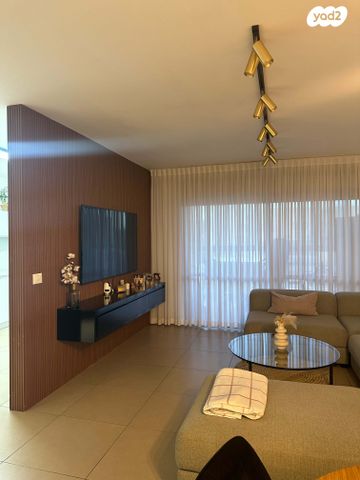 כנפי נשרים 9