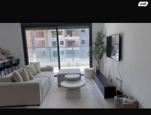 אלי יבלון 13