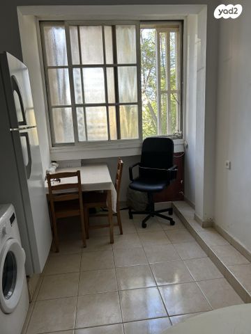 אסף שמחוני 18