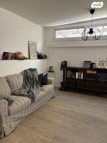 שדרות אדם 66