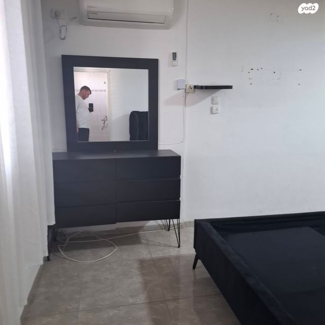 קרן היסוד 11