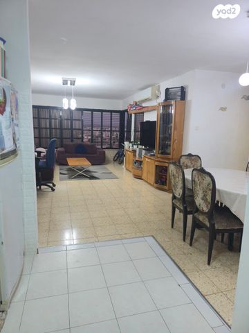 שדרות בן גוריון 21