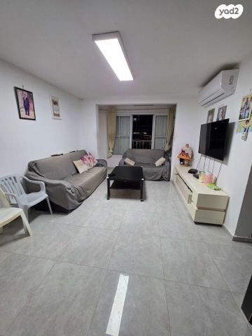 ח.מ. שפירא 15