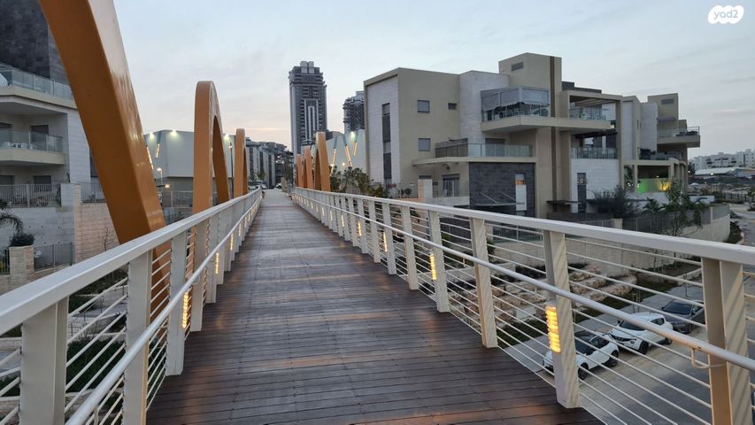 יוסף בורג 32