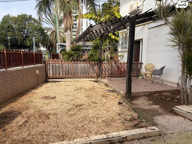 מודעת נכס, בני ברק